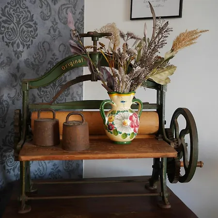 Enchanting Atmosphere At Nolde Country Estate * Bylderup-Bov