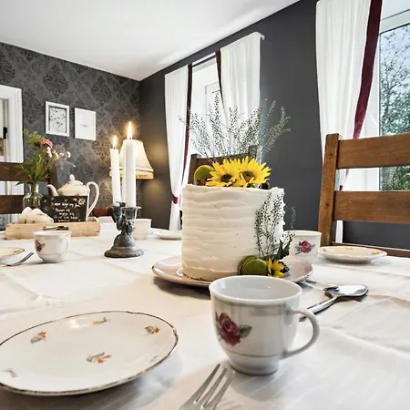 Enchanting Atmosphere At Nolde Country Estate Bylderup-Bov