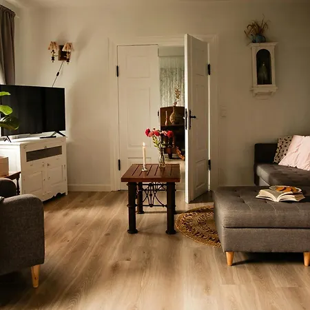 Enchanting Atmosphere At Nolde Country Estate Ferienhaus