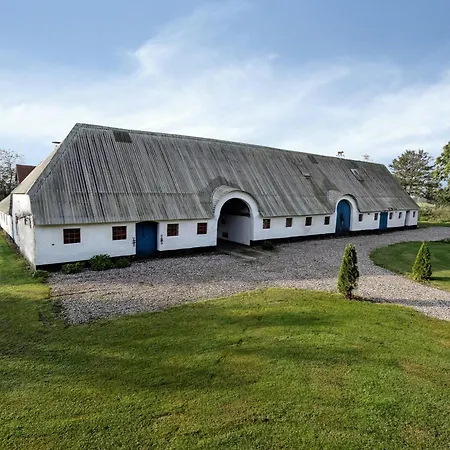 Enchanting Atmosphere At Nolde Country Estate Bylderup-Bov